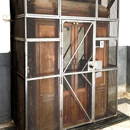 Caracciolo 315 * נאפולי